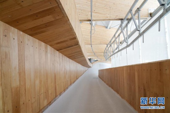 （體育）（2）國(guó)家雪車雪橇中心賽道制冰完成